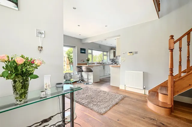 Riverside Close, Staines, TW18, photo 3