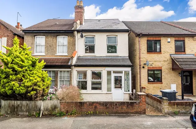 Little Roke Avenue, Kenley CR8 5NG, photo 1