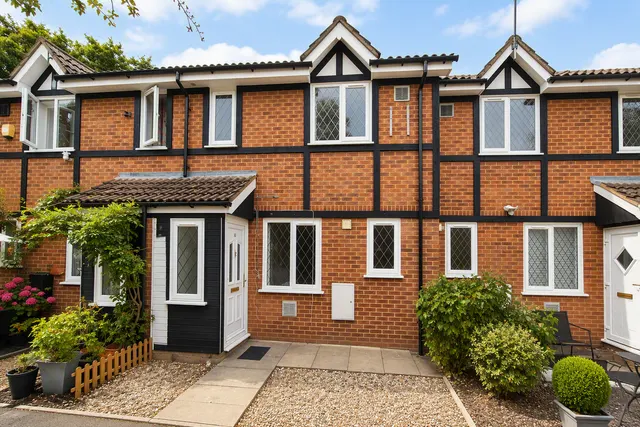 Hawthorn Close, Hounslow, TW5, photo 1