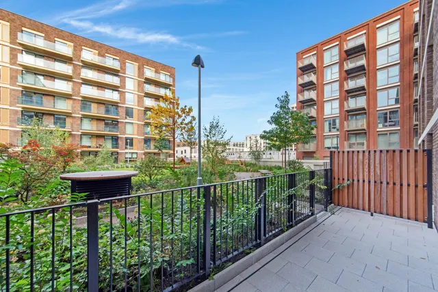 John Cabot House, Royal Wharf, E16, photo 3