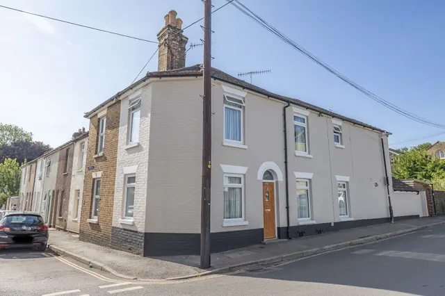 St. Johns Road, Faversham, ME13, photo 1