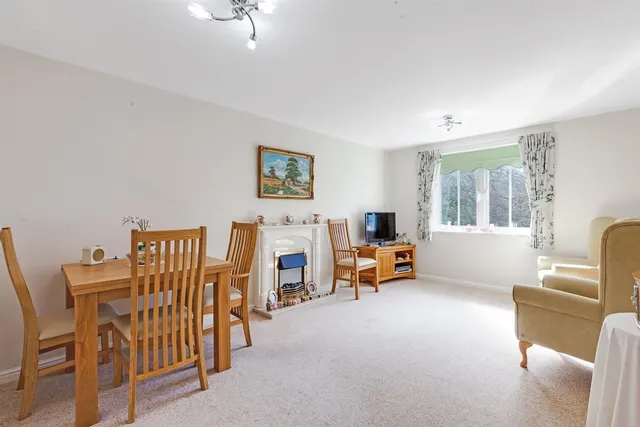 Junction Road, Warley, CM14, photo 1