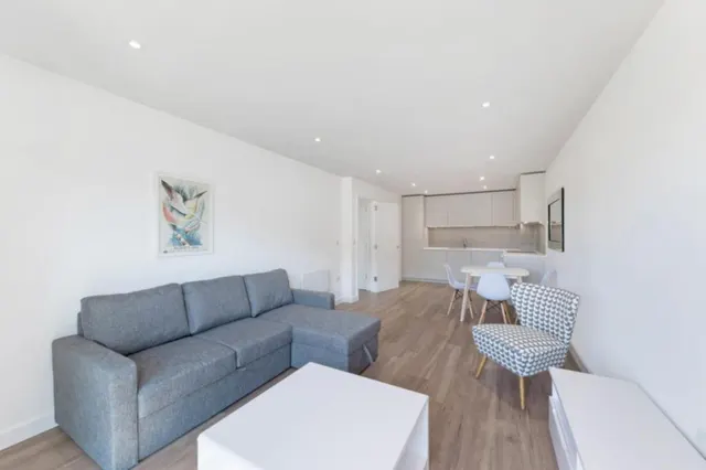 Beaufort Park, Colindale, NW9, photo 1