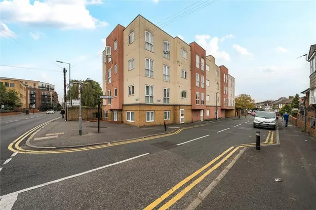 Stoke Road, Slough, SL2, photo 1