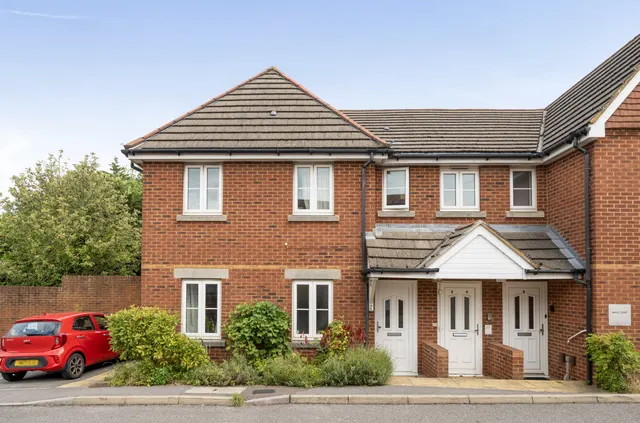 Bastins Close, Park Gate, SO31, photo 1