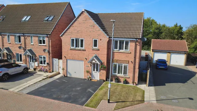 Avocet Close, Hornsea, photo 1