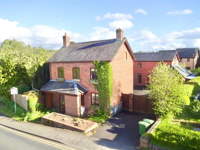North Avenue, Llandrindod Wells, Powys, LD1 6BY, photo 1