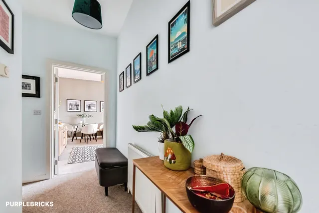 Pelican Lane, Newbury, RG14, photo 2