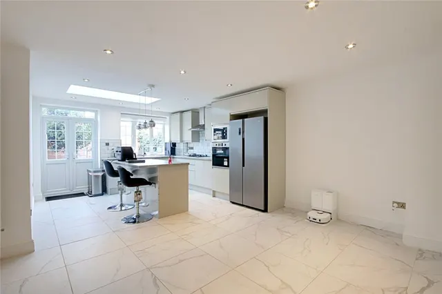 Broadoak Avenue, Enfield, photo 1