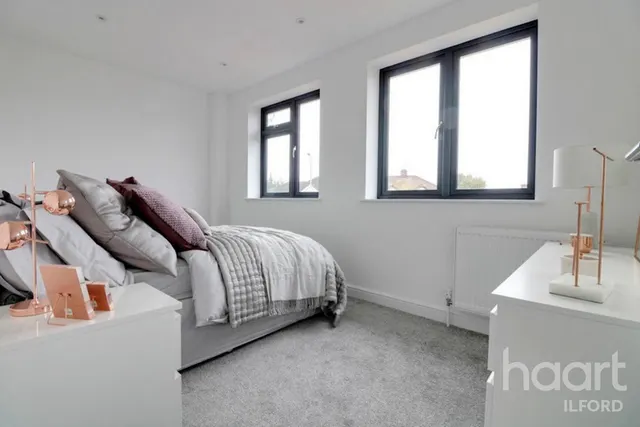 Dunspring Lane, IG5, photo 3