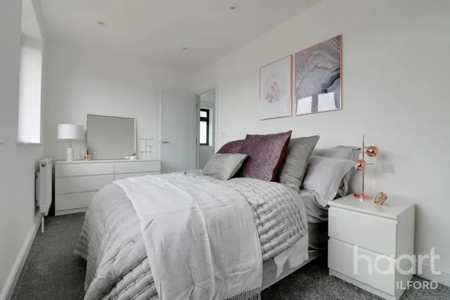 Dunspring Lane, IG5, photo 2