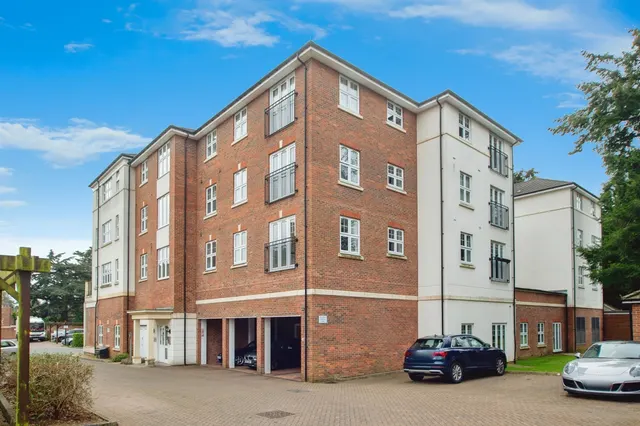 Colnhurst Road, WATFORD, photo 1