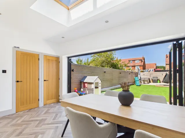 Gofton Avenue, Drayton, PO6, photo 2