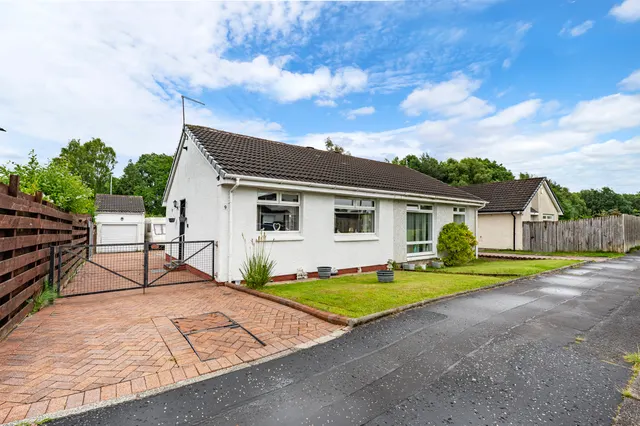 Inverewe Place, Glasgow, G46, photo 1