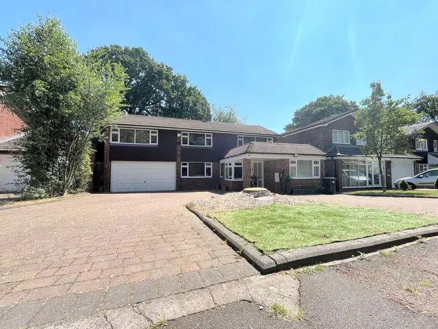 Linforth Drive, Streetly, B74, photo 1