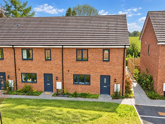 Guinea Close, Hookgate, photo 1