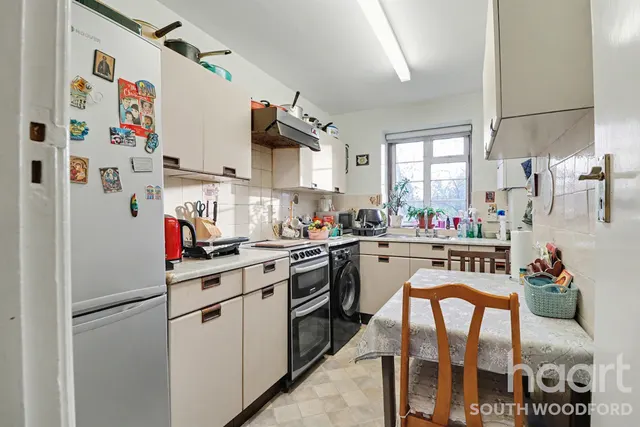 The Drive, London, E18, photo 3