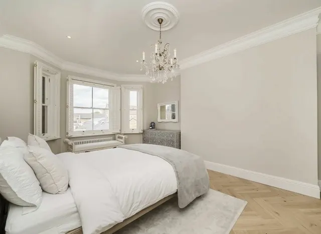Photo 2 — Draycott Place, Chelsea, SW3
