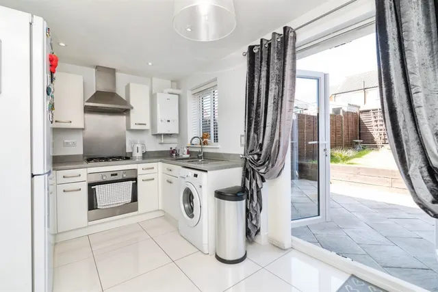 Photo 3 — Maplesden Close, Oulton, Lowestoft