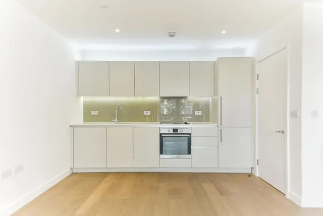Wallace Court, Kidbrooke Village, SE3, photo 3