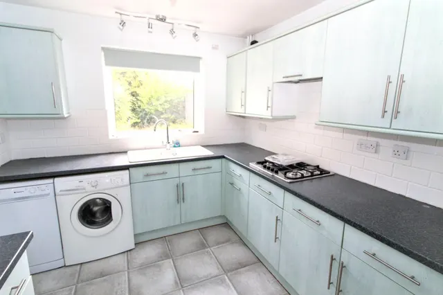 Hawthorn Crescent, Hazlemere, HP15, photo 2