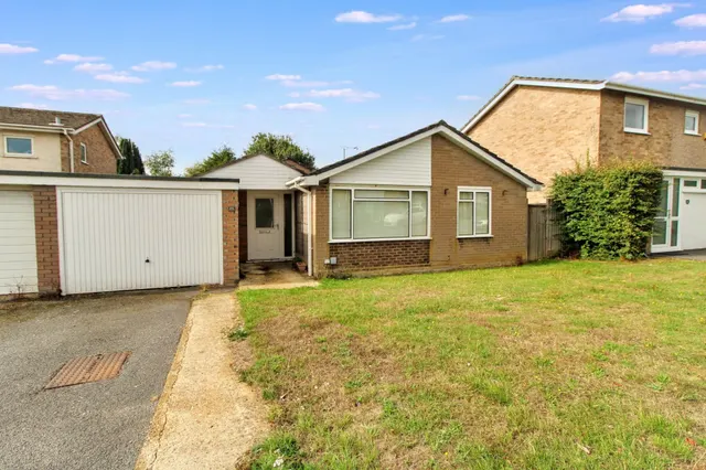Hawthorn Crescent, Hazlemere, HP15, photo 1