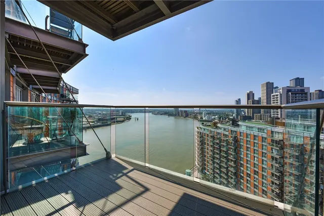 Fairmont Avenue, London, E14, photo 1
