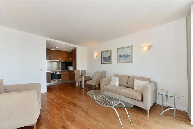 Fairmont Avenue, London, E14, photo 3