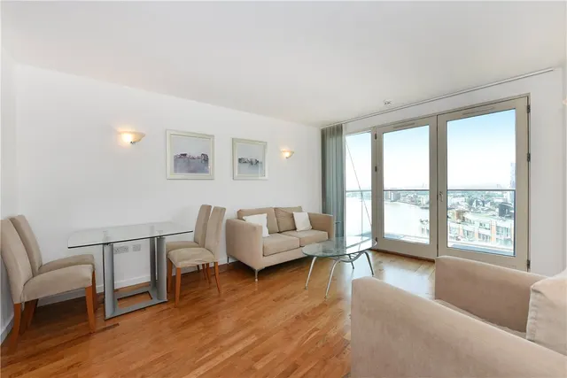 Fairmont Avenue, London, E14, photo 2