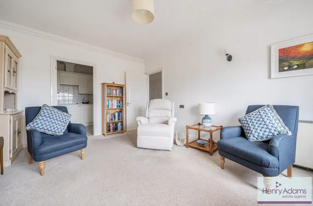 King George Avenue, Petersfield, GU32, photo 2