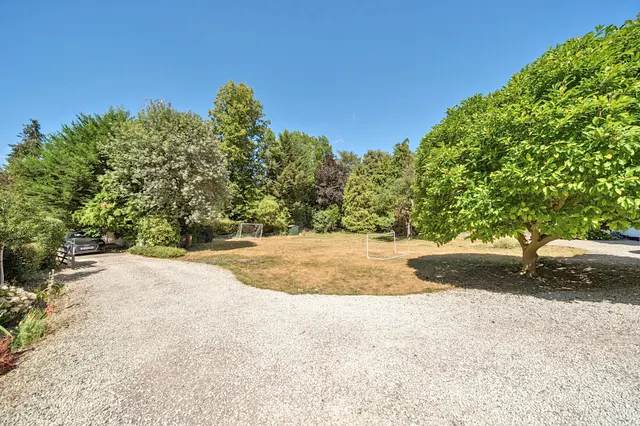 Photo 2 — North Road, Hertford, SG14