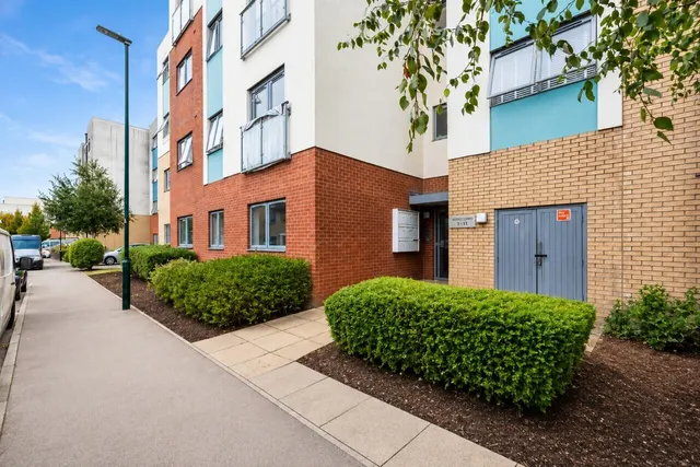 Admiral Drive, Stevenage, SG1, photo 1