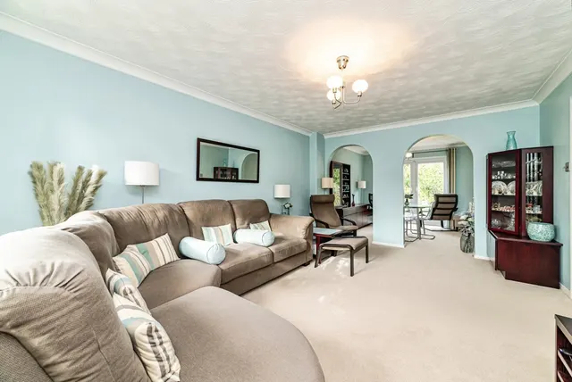 Martins Wood, Chineham, RG24, photo 2