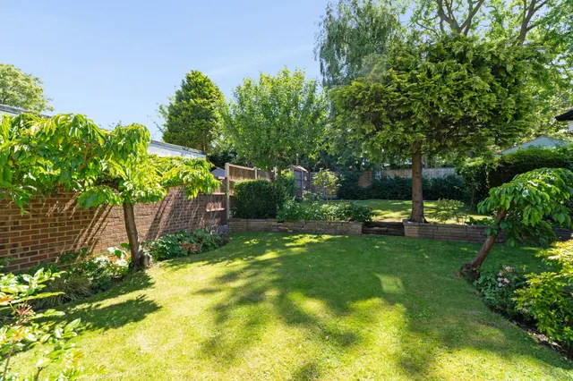 Coldharbour Lane, Bushey, WD23, photo 1