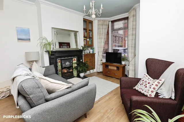 Bellmore Street, Liverpool, L19, photo 2