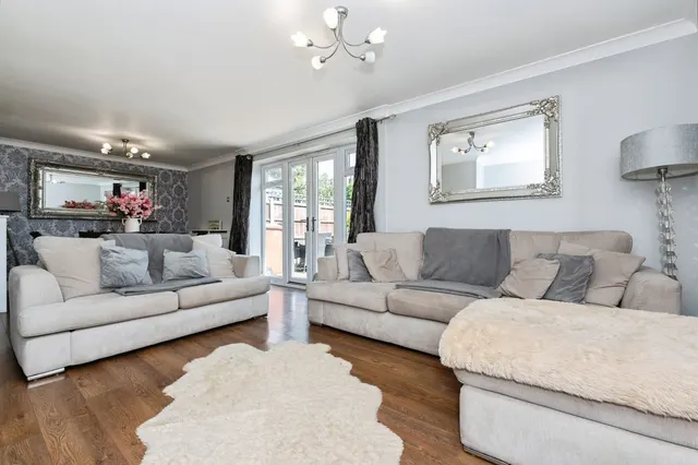 Photo 2 — Gourney Grove, Grays, Essex, RM16
