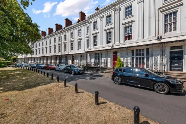 Lansdowne Crescent, Leamington Spa, CV32, photo 1