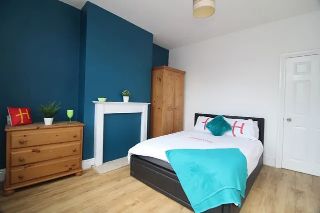 Burgoyne Road, S6, photo 1