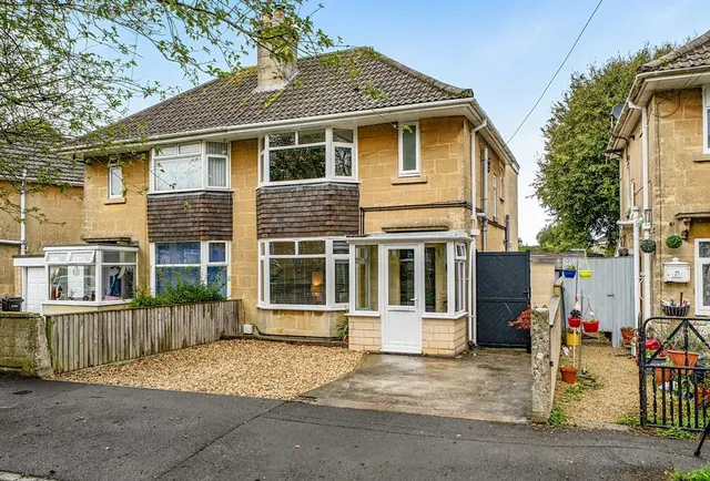 Mendip Gardens, Bath, BA2, photo 1
