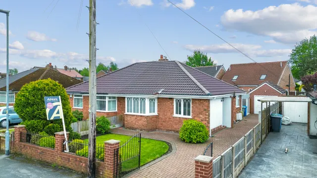 Thames Road, Culcheth, Warrington, Warrington, WA3 5DZ, photo 1
