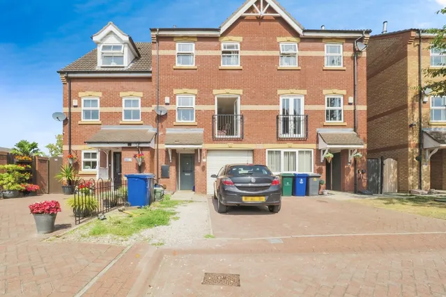 Coniston Drive, Doncaster, South Yorkshire, DN4, photo 1