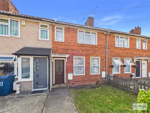 Cody Close, Kenton, HA3, photo 1