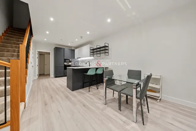 Astell Road, Kidbrooke, SE3, photo 2