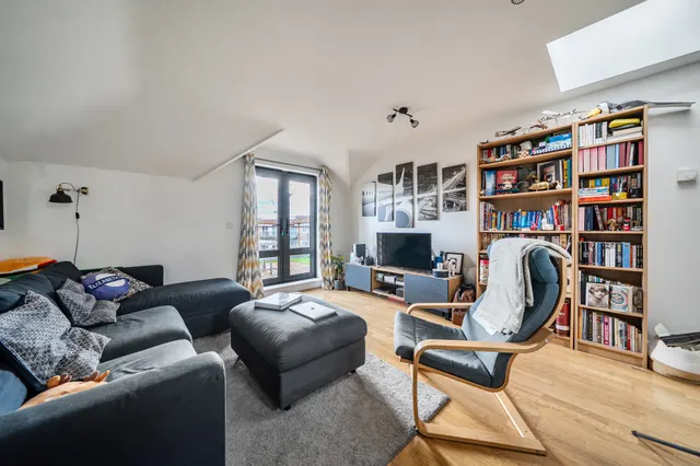 West Ealing, W13, photo 2
