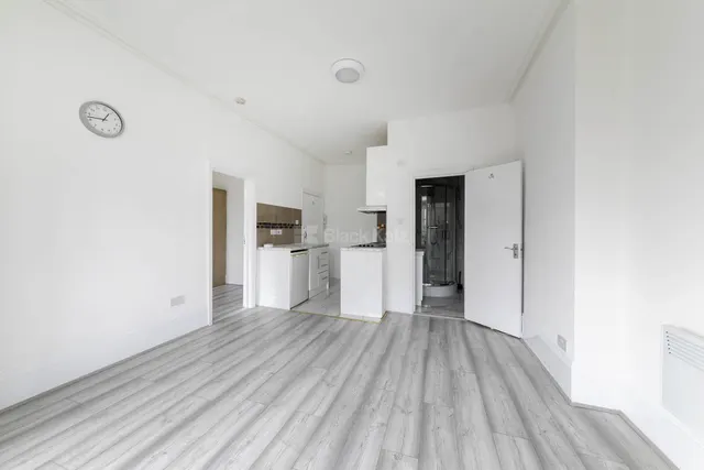 Dean Road, London, NW2, photo 3