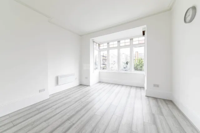 Dean Road, London, NW2, photo 1