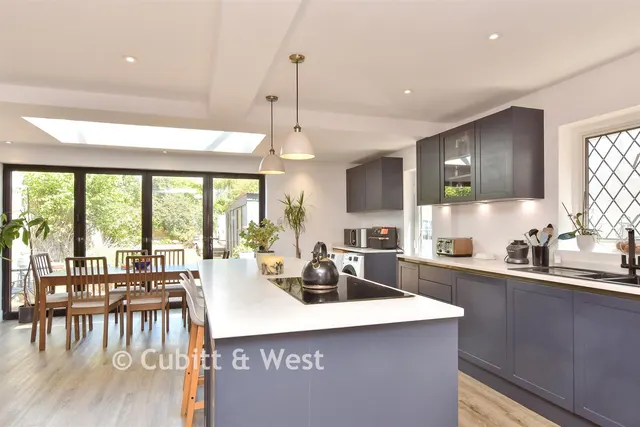 Old Shoreham Road, Hove, BN3, photo 2