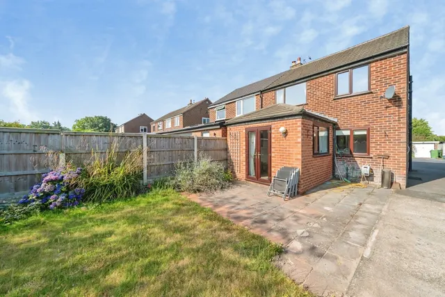 Photo 2 — Baldock Close, Thelwall, Warrington, Cheshire, WA4