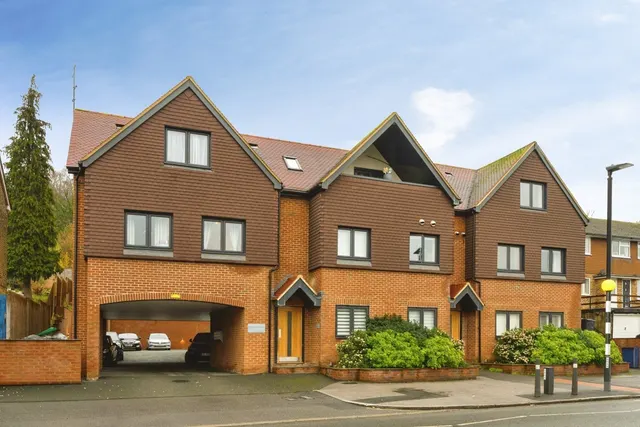 Godstone Road, Kenley, CR8, photo 1