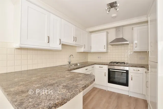 Upton Road, Ryde, PO33, photo 3
